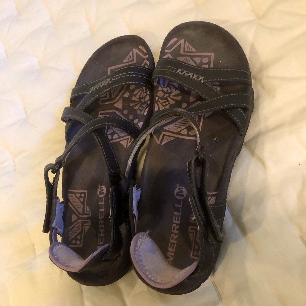 Merrell sandals size 6
